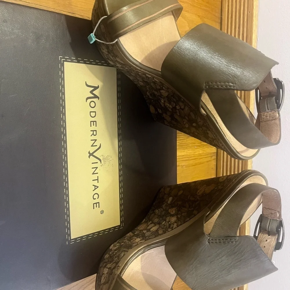 Modern Vintage Olive Green Cork Wedges Women’s Size 8.5 NEW